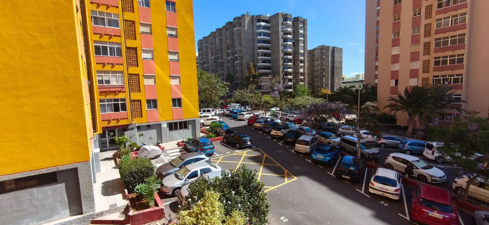 Parking of Flat for rent in Santa Cruz de Tenerife  with Oven, Washing machine and Microwave