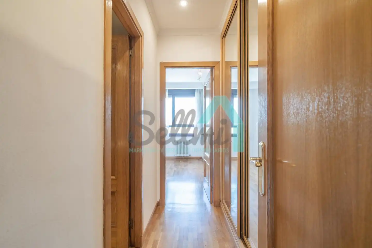 Piso de alquiler en Oviedo  con Calefacción, Parquet y Terraza