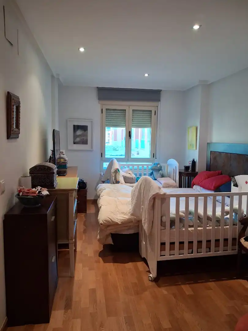 Schlafzimmer von Einfamilien-Reihenhaus zur Miete in Albacete mit Klimaanlage, Heizung und Parkett