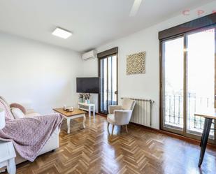 Living room of Flat to rent in  Madrid Capital  with Air Conditioner and Balcony