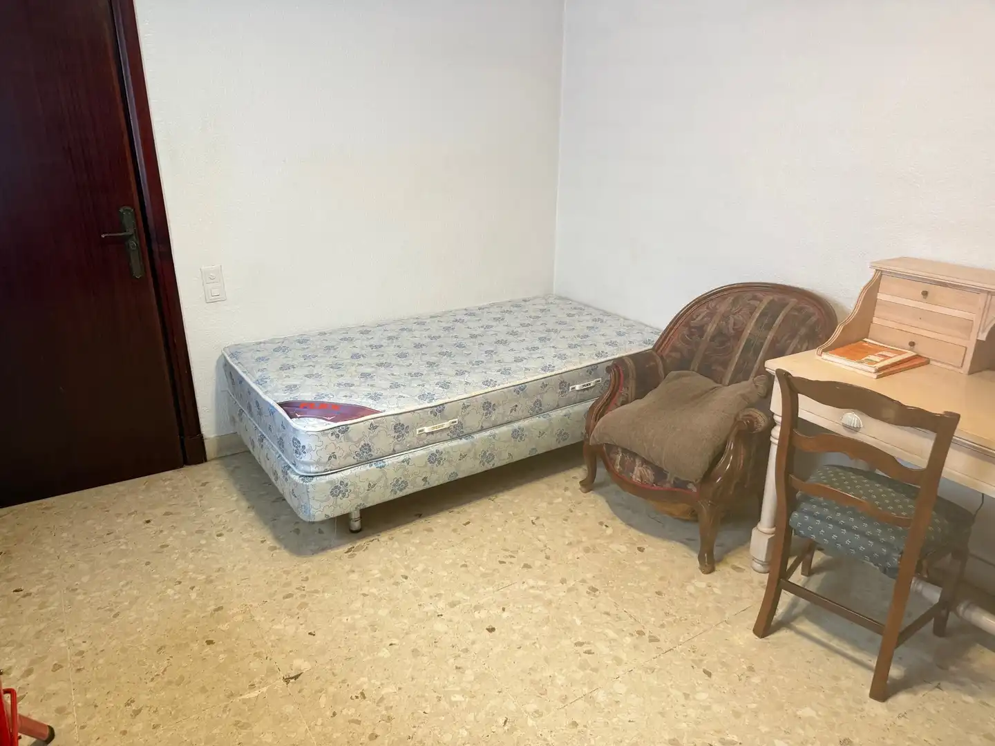 Habitación de Piso en venta en Almería con Amueblado