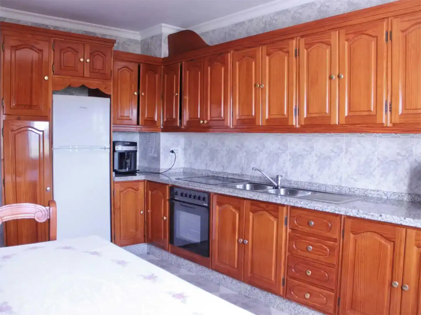 Cocina de Piso en venta en Benaocaz con Jardín privado, Trastero y Piscina