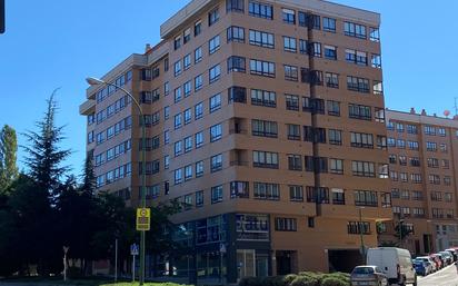 Vista exterior de Pis en venda en Burgos Capital amb Terrassa