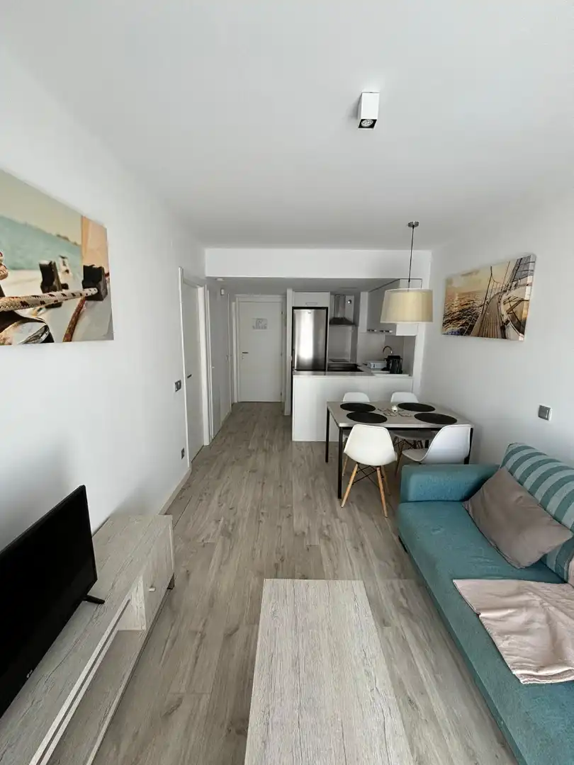Sala de estar de Apartamento de alquiler en L'Estartit con Aire acondicionado, Calefacción y Terraza