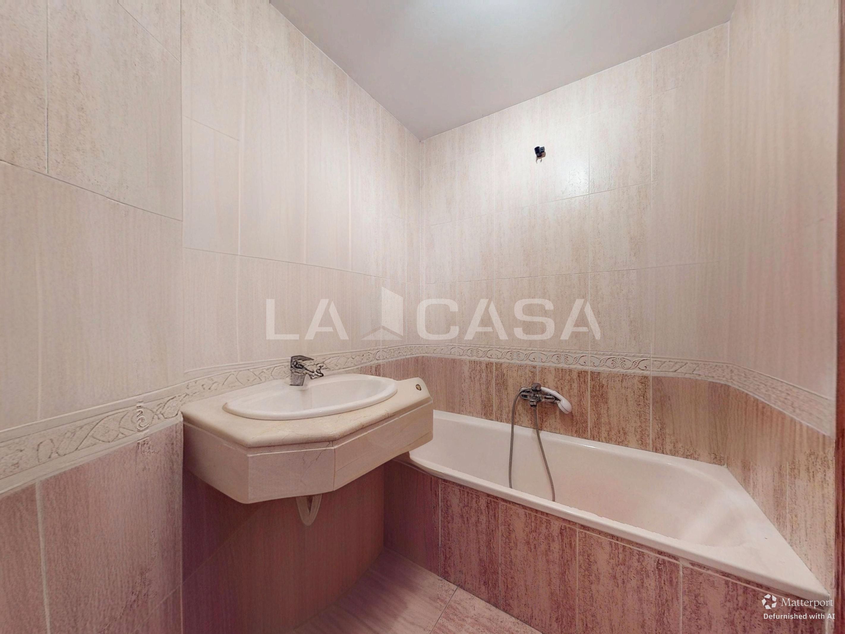 Bany de Pis en venda en  Valencia Capital amb Calefacció, Piscina i Balcó