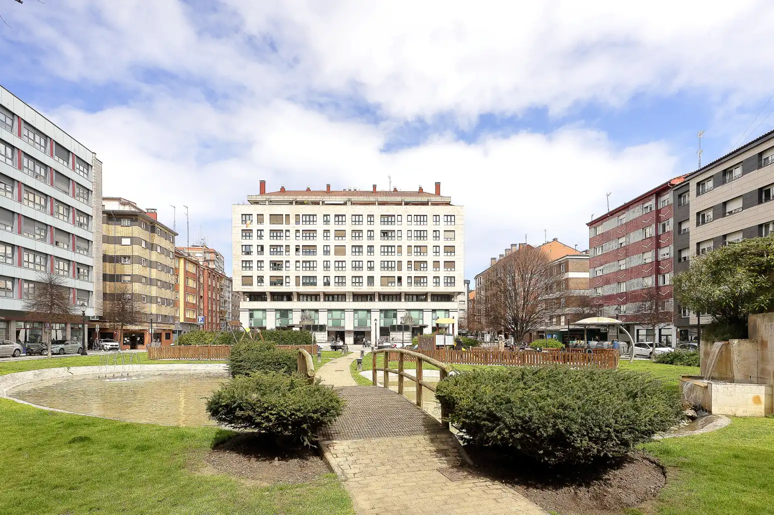 Vista exterior de Piso en venta en Gijón  con Calefacción, Terraza y Amueblado