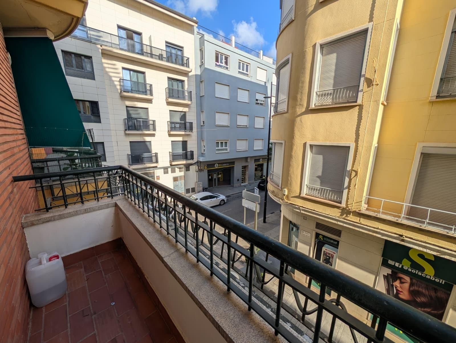 Vista exterior de Pis en venda en Gandia amb Balcó