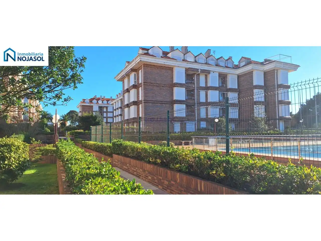 Außenansicht von Wohnung zur Miete in Noja mit Heizung, Privatgarten und Terrasse