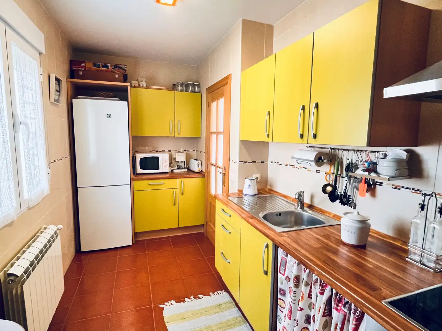 Cocina de Casa adosada en venta en Herradón de Pinares con Calefacción