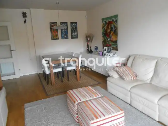 Sala de estar de Piso de alquiler en Madrid con Aire acondicionado, Terraza y Trastero
