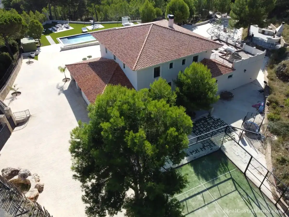 Detached house with balcony for sale in El Castell de Guadalest, imagen 9