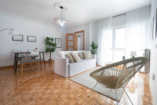 Piso en Venta en Calle Álvarez Lorenzana, 19 en El Cristo