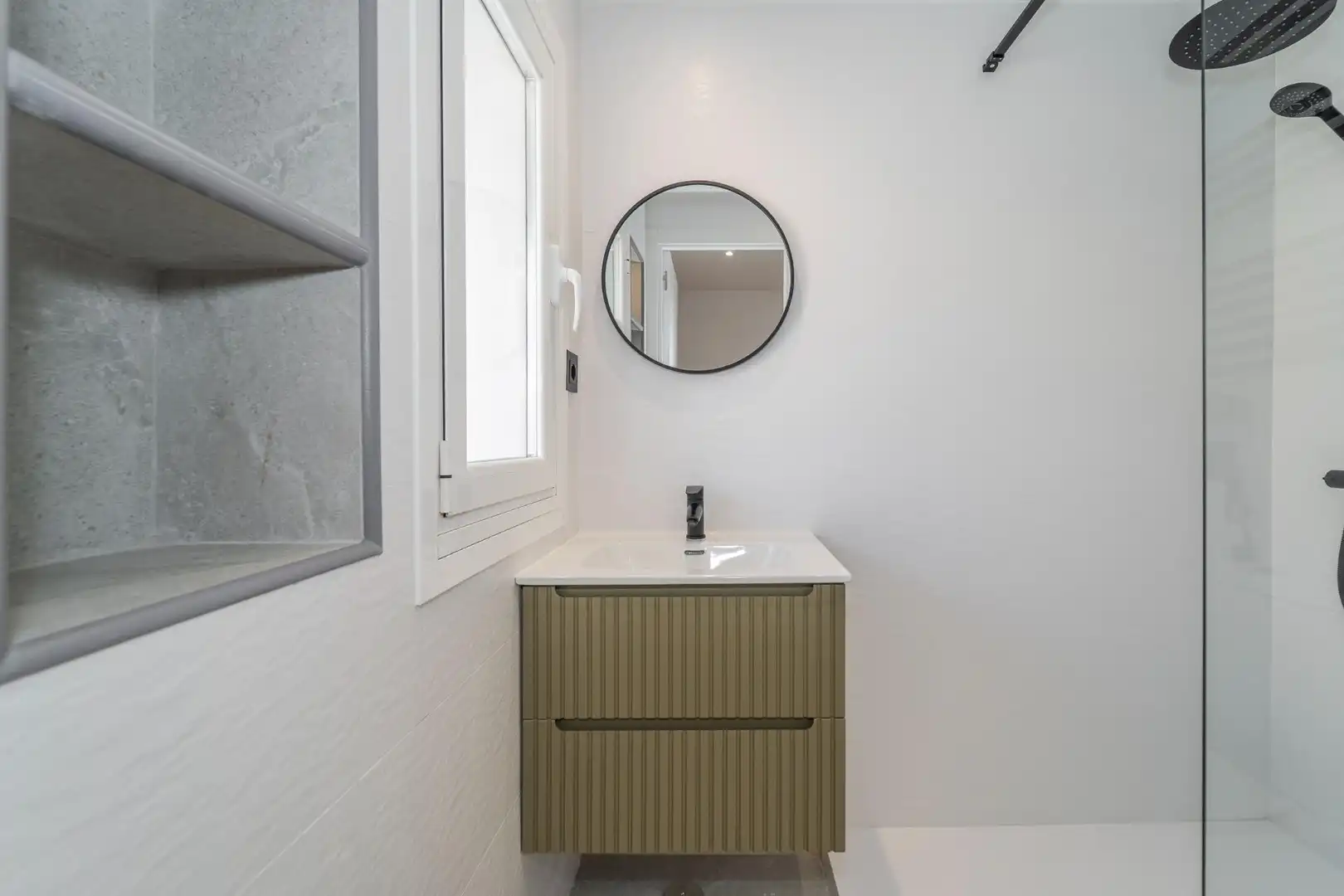 Baño de Piso en venta en Móstoles con Calefacción, Terraza y Balcón