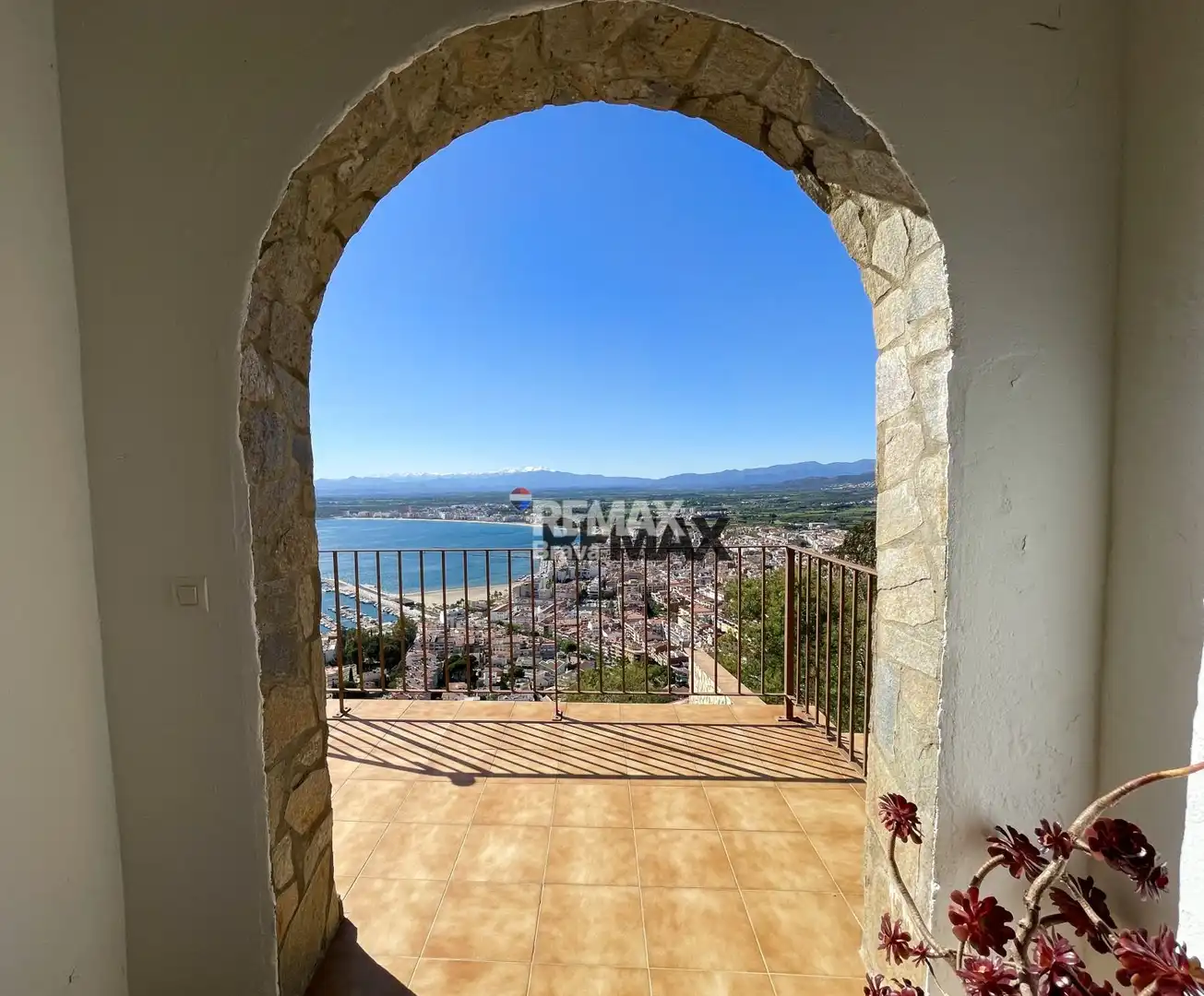 Terrassa de Casa o xalet en venda en Roses amb Aire condicionat, Calefacció i Jardí privat