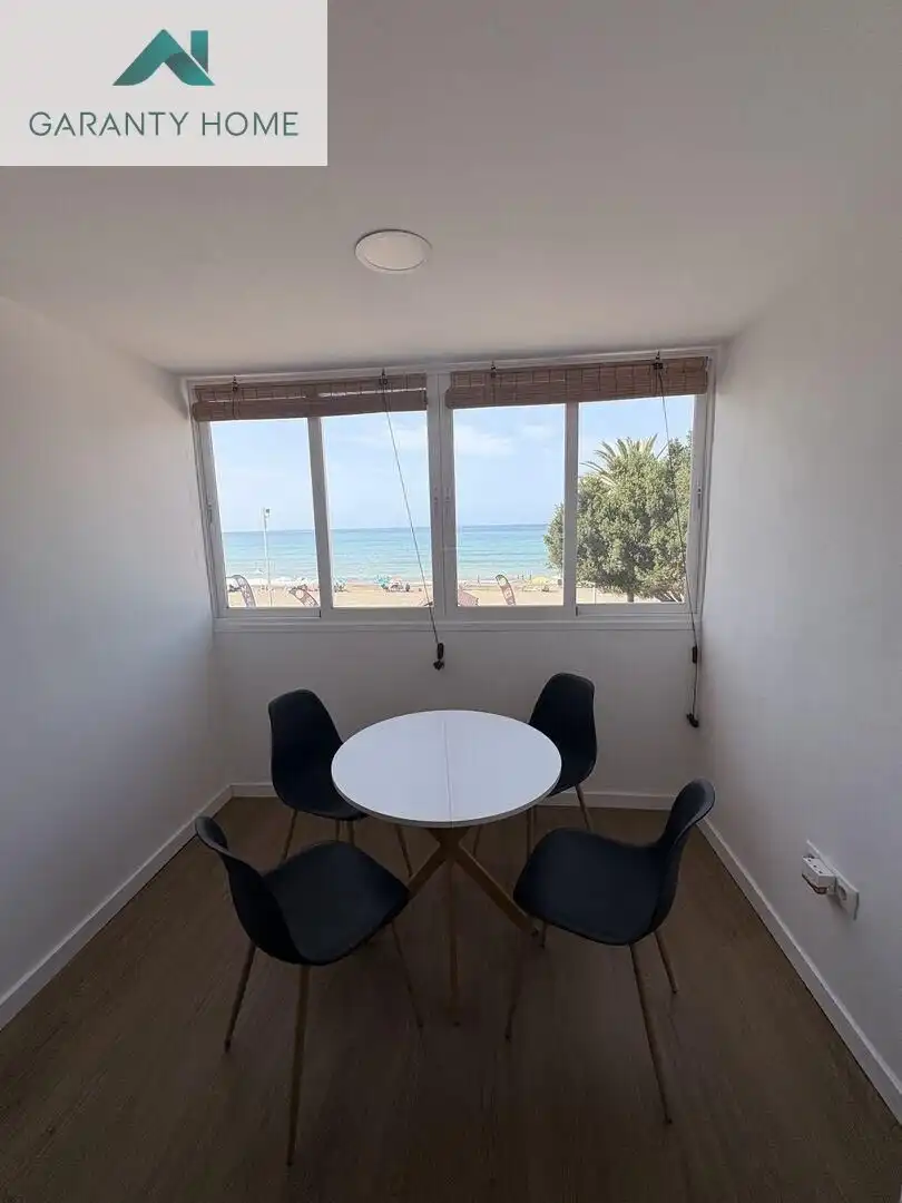 Menjador de Casa o xalet de lloguer en Málaga amb Aire condicionat, Terrassa i Moblat