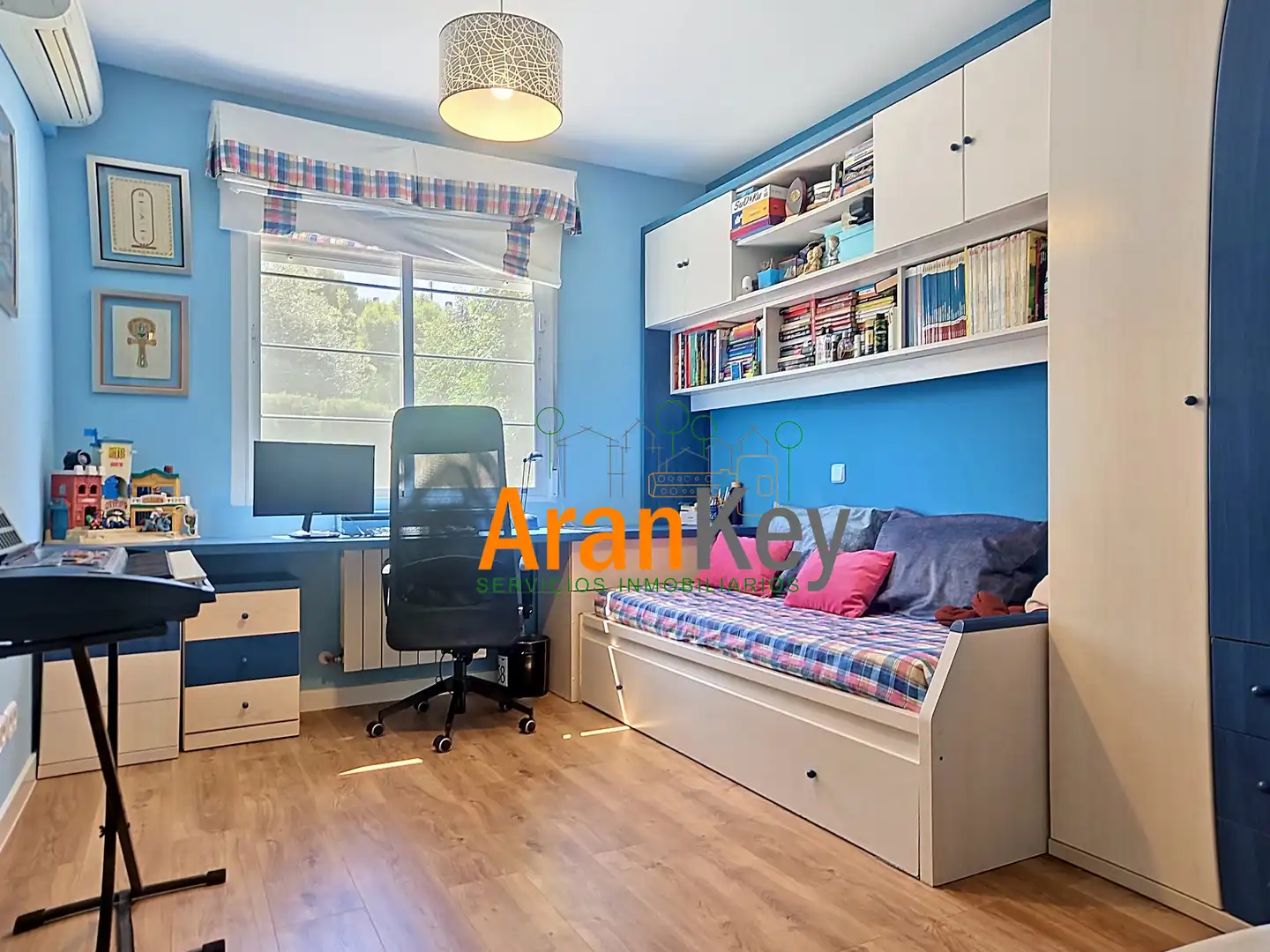 Habitación de Casa o chalet en venta en Aranjuez con Aire acondicionado, Calefacción y Jardín privado