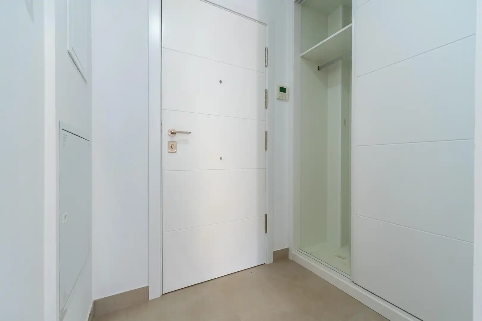 Apartamento con piscina en venta en La Carihuela - Los Nidos, imagen 12