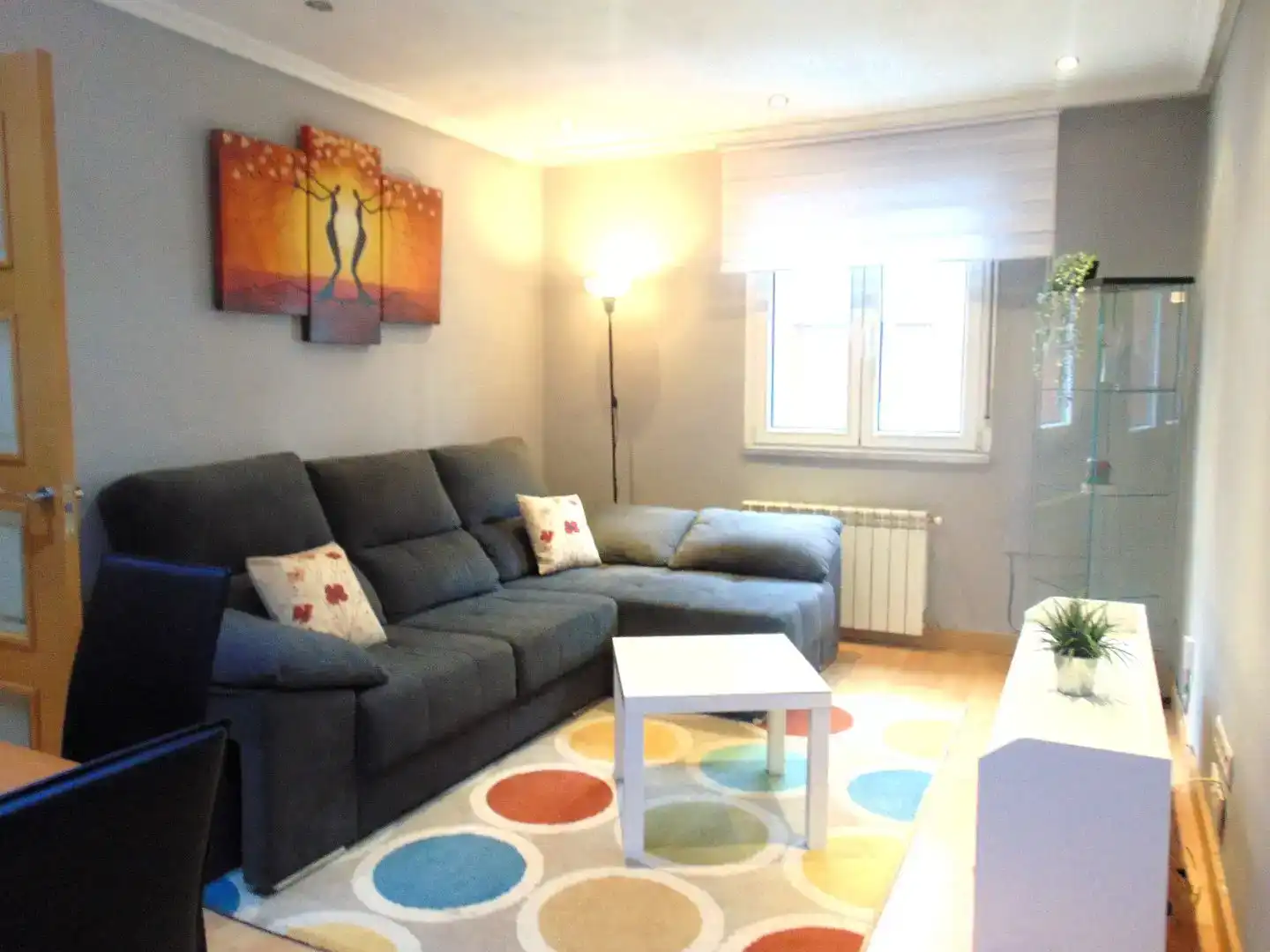 Wohnzimmer von Wohnung zur Miete in Lena mit Parkett und Möbliert
