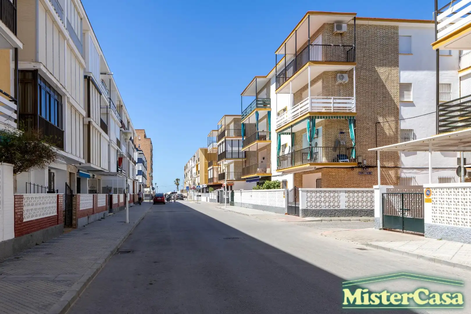 Vista exterior de Pis en venda en Chipiona amb Terrassa