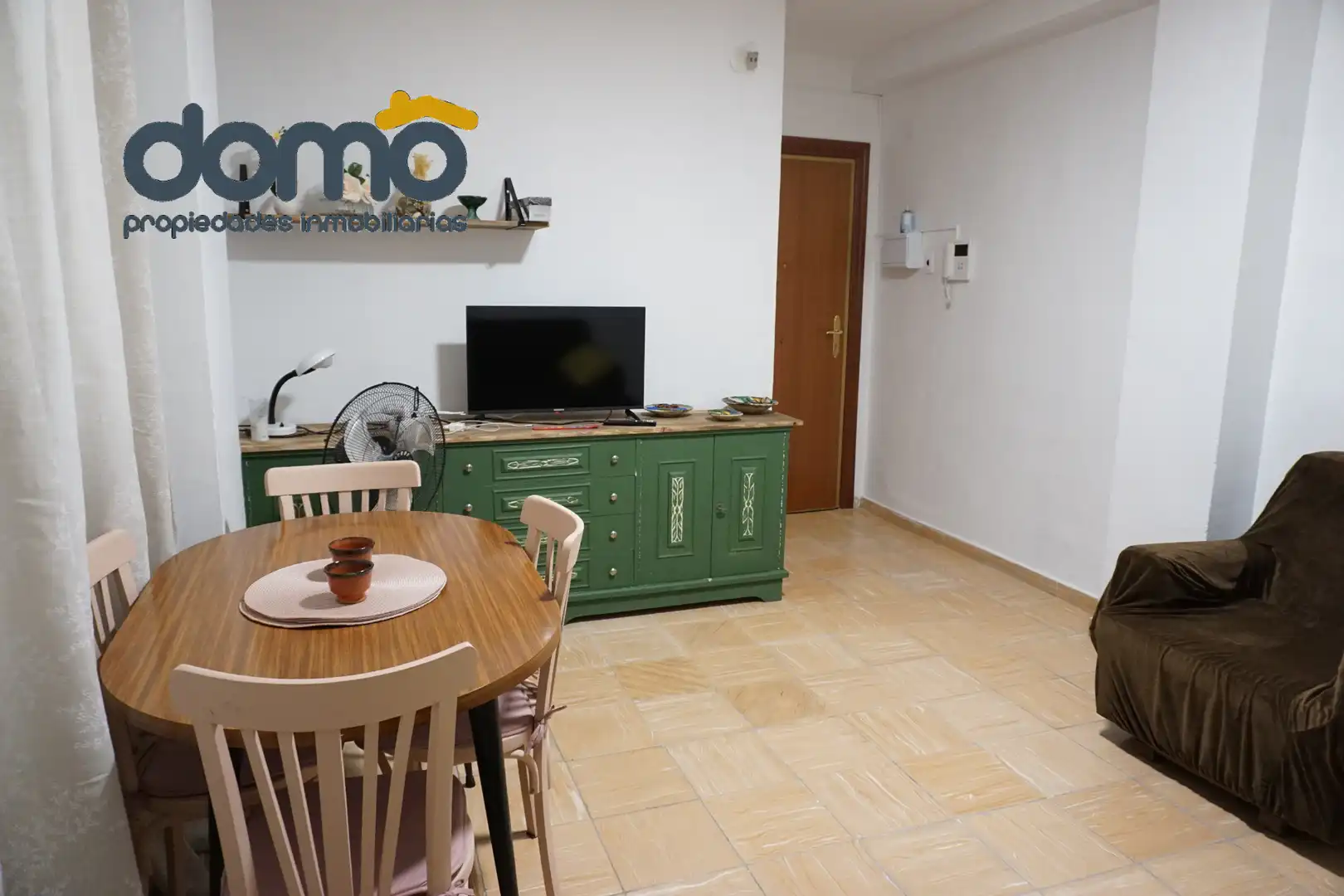 Flat with terrace to rent in Calle Emperatriz Eugenia, imagen 2