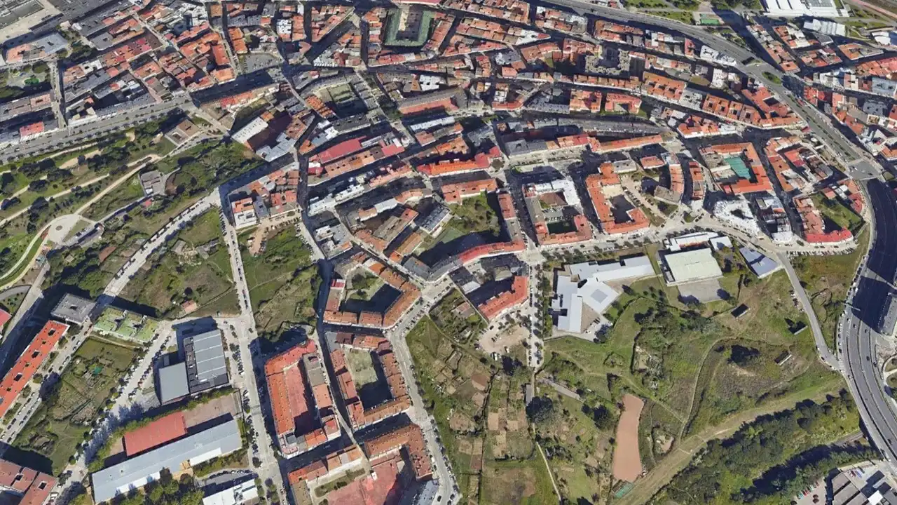 Terreni e lotti in vendita a API Q-28 Parque de Oza, imagen 3