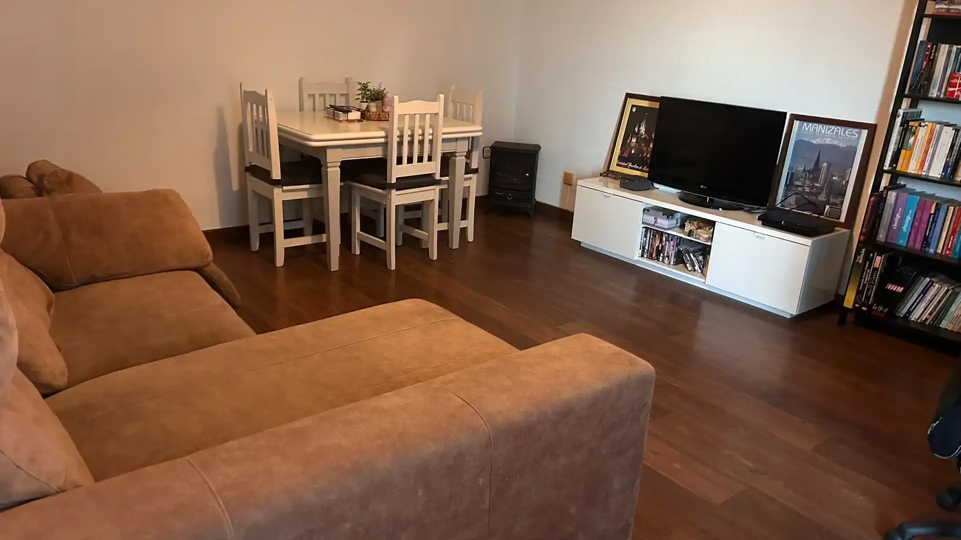 Living room of Flat for rent in Campos del Río  with Air Conditioner, Parquet flooring and Furnished