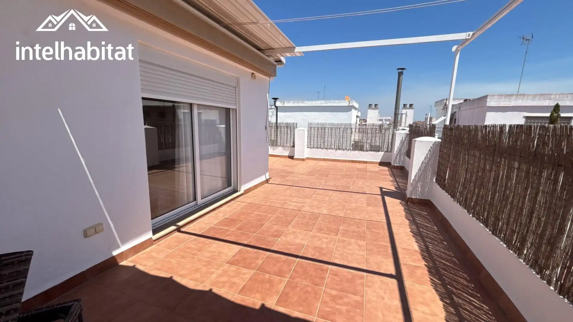 Terrasse von Dachboden zur Miete in Valencia mit Klimaanlage, Terrasse und Abstellraum