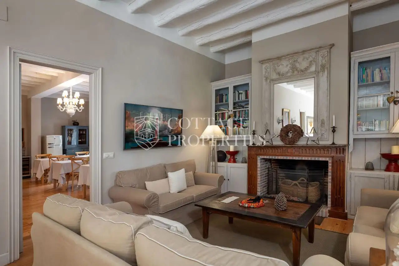 Sala de estar de Finca rústica en venta en Torroella de Fluvià con Aire acondicionado, Jardín privado y Terraza