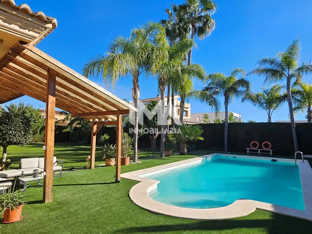 Jardí de Casa o xalet en venda en L'Eliana amb Aire condicionat, Calefacció i Jardí privat