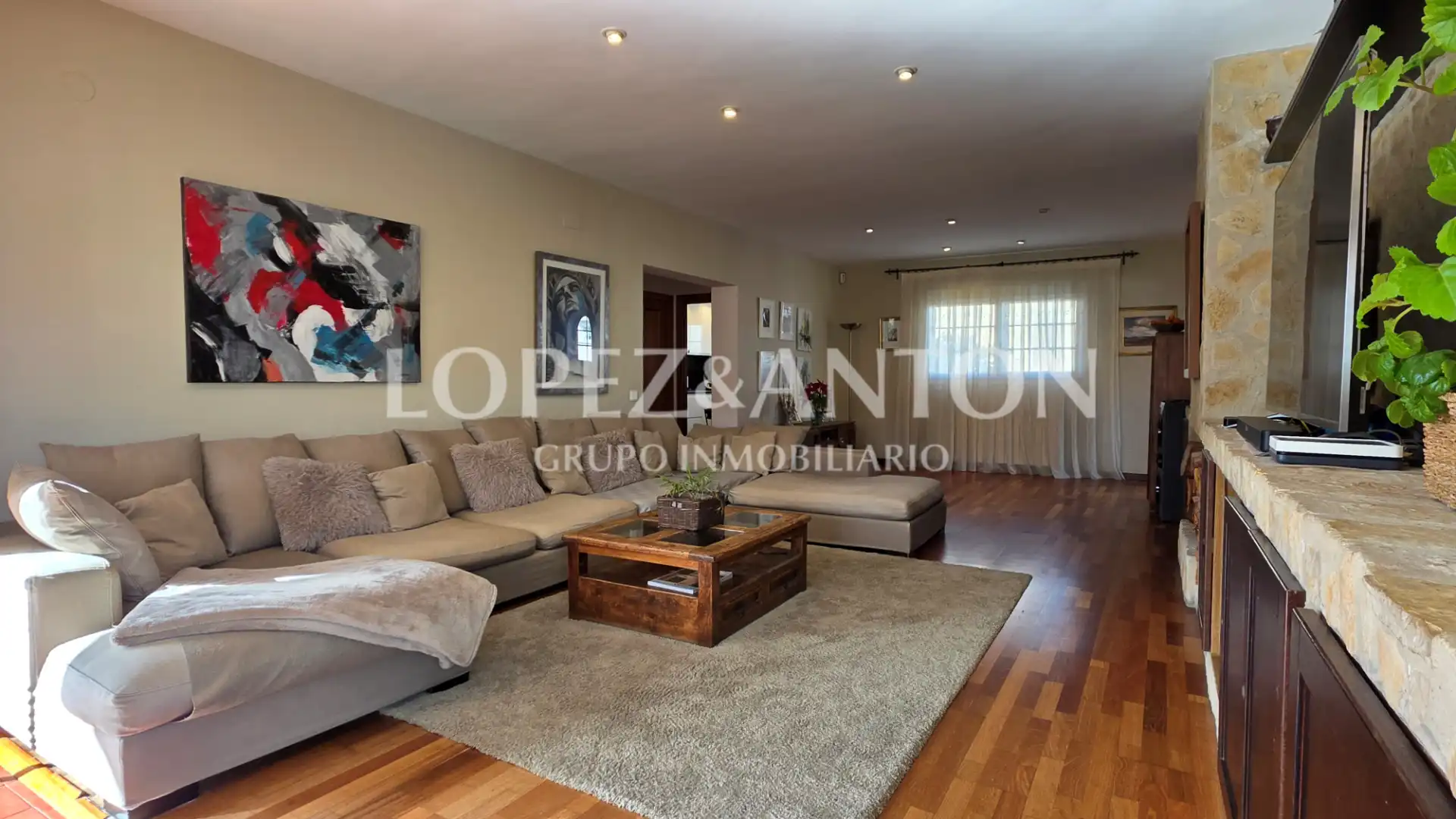 Sala de estar de Casa o chalet en venta en L'Eliana con Calefacción, Jardín privado y Parquet