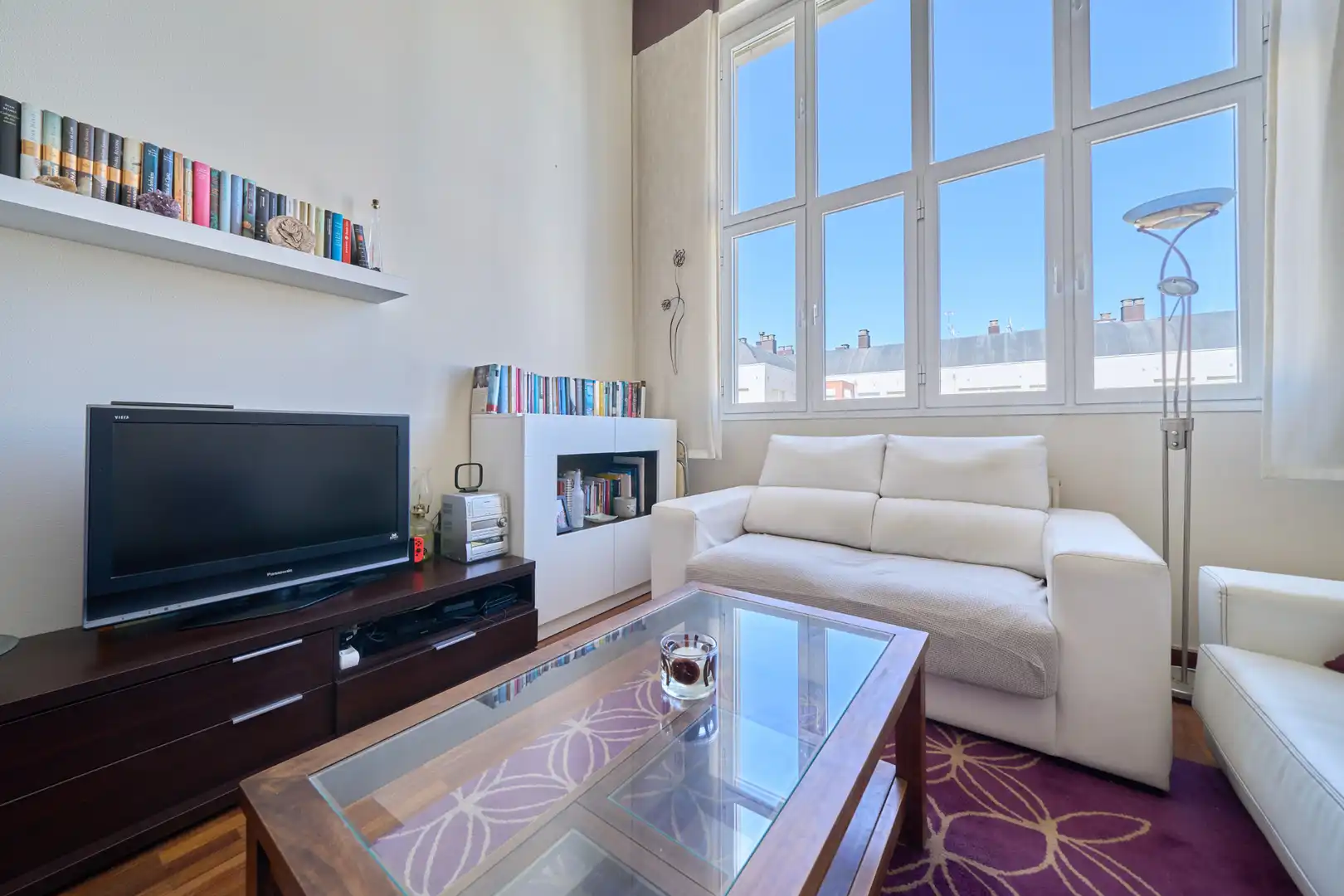 Sala de estar de Dúplex en venta en Vitoria - Gasteiz con Terraza, Trastero y Amueblado