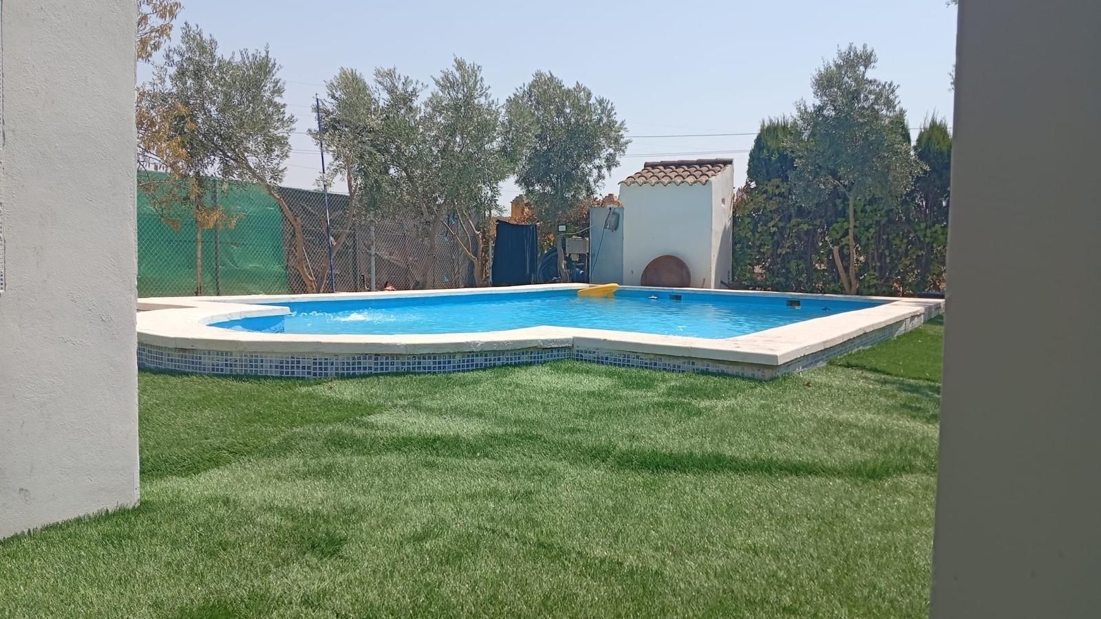 Piscina de Casa o chalet en venta en Marchena