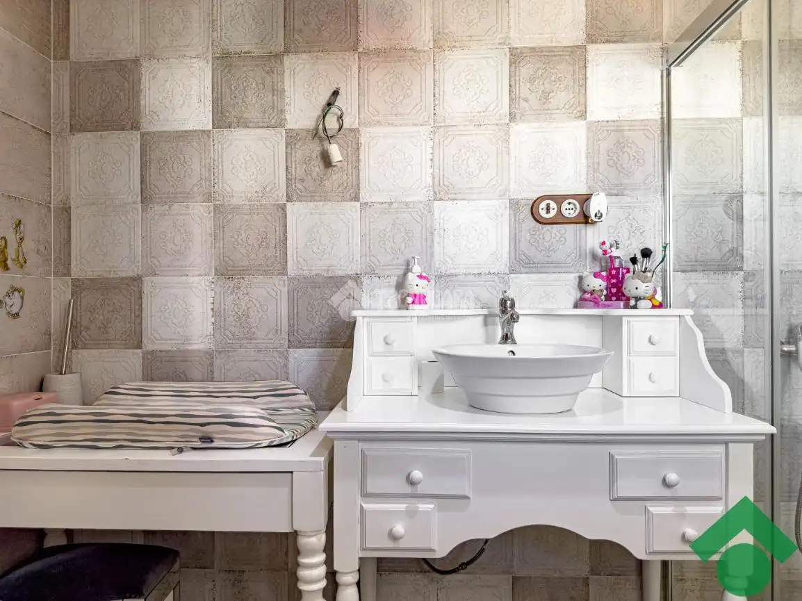 Bathroom of Houses for sale in Vegas del Genil