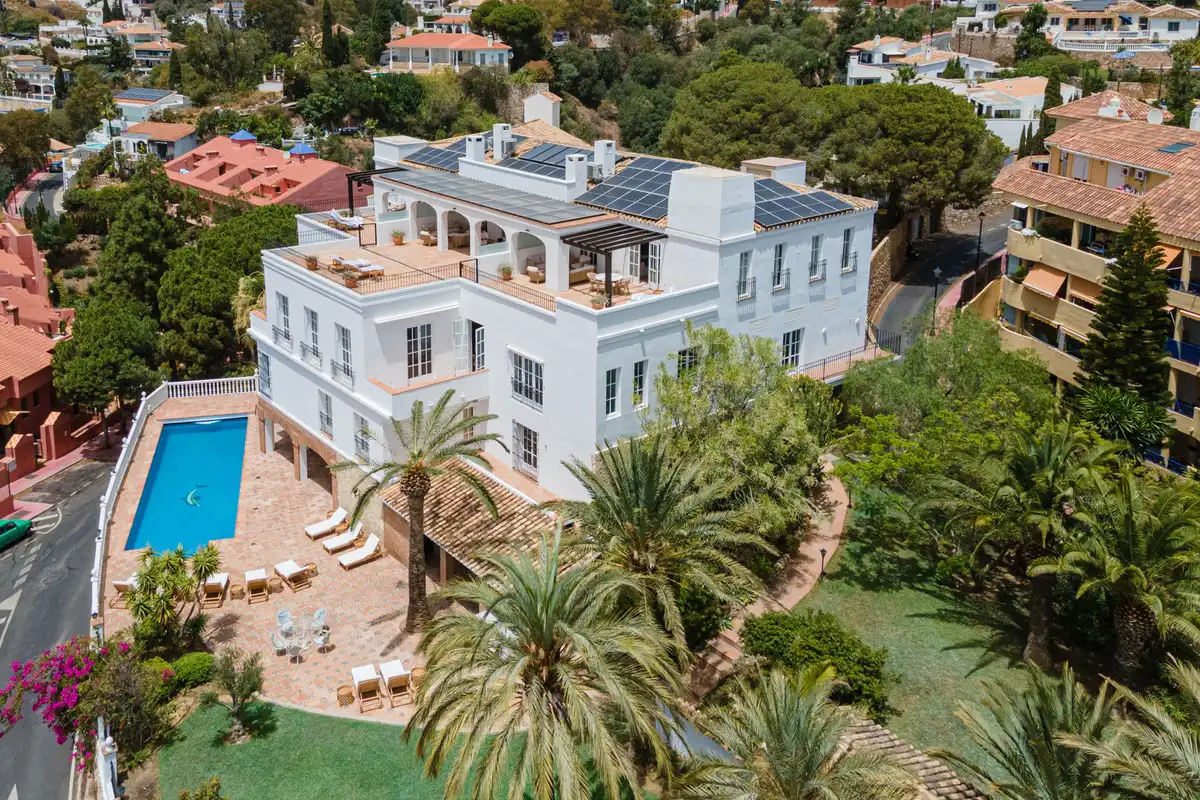 Exterior view of Building for sale in Fuengirola  with Alarm