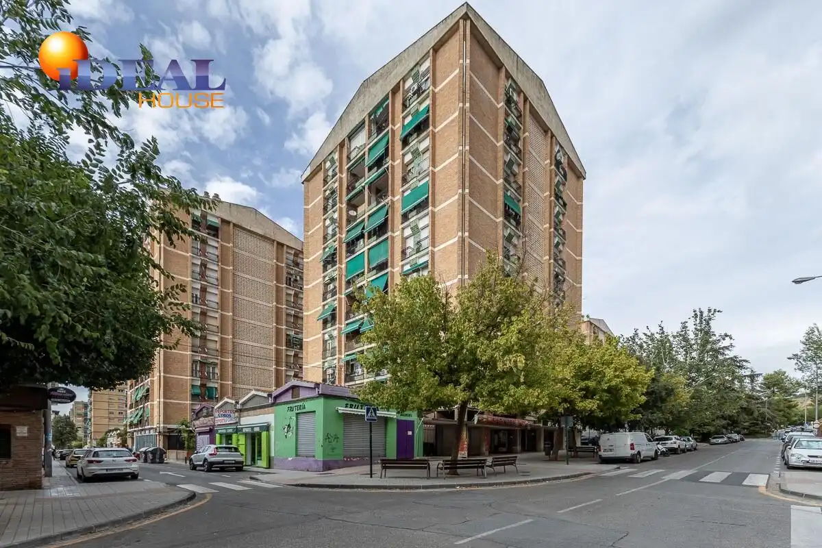 Exterior view of Flat for sale in Granada  with Air Conditioner and Terrace