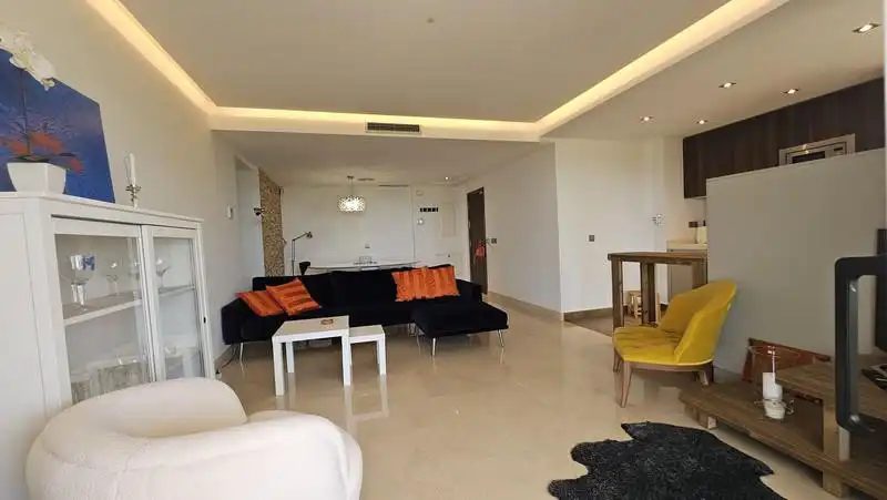 Sala de estar de Apartamento de alquiler en Marbella con Aire acondicionado, Calefacción y Terraza