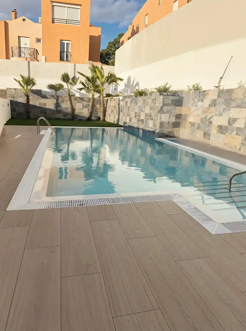 Piscina de Dúplex de alquiler en Granada con Aire acondicionado, Calefacción y Terraza