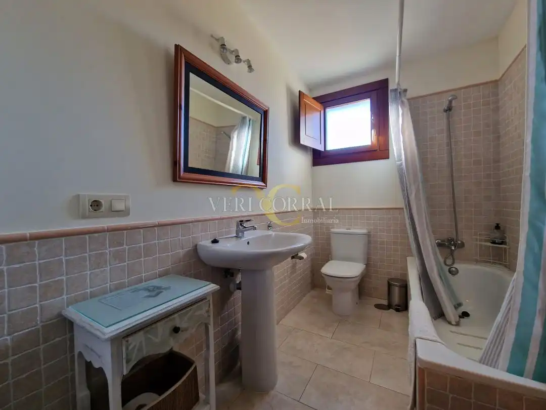 Badezimmer von Haus oder Chalet zum Verkauf in Llanes mit Heizung, Privatgarten und Terrasse