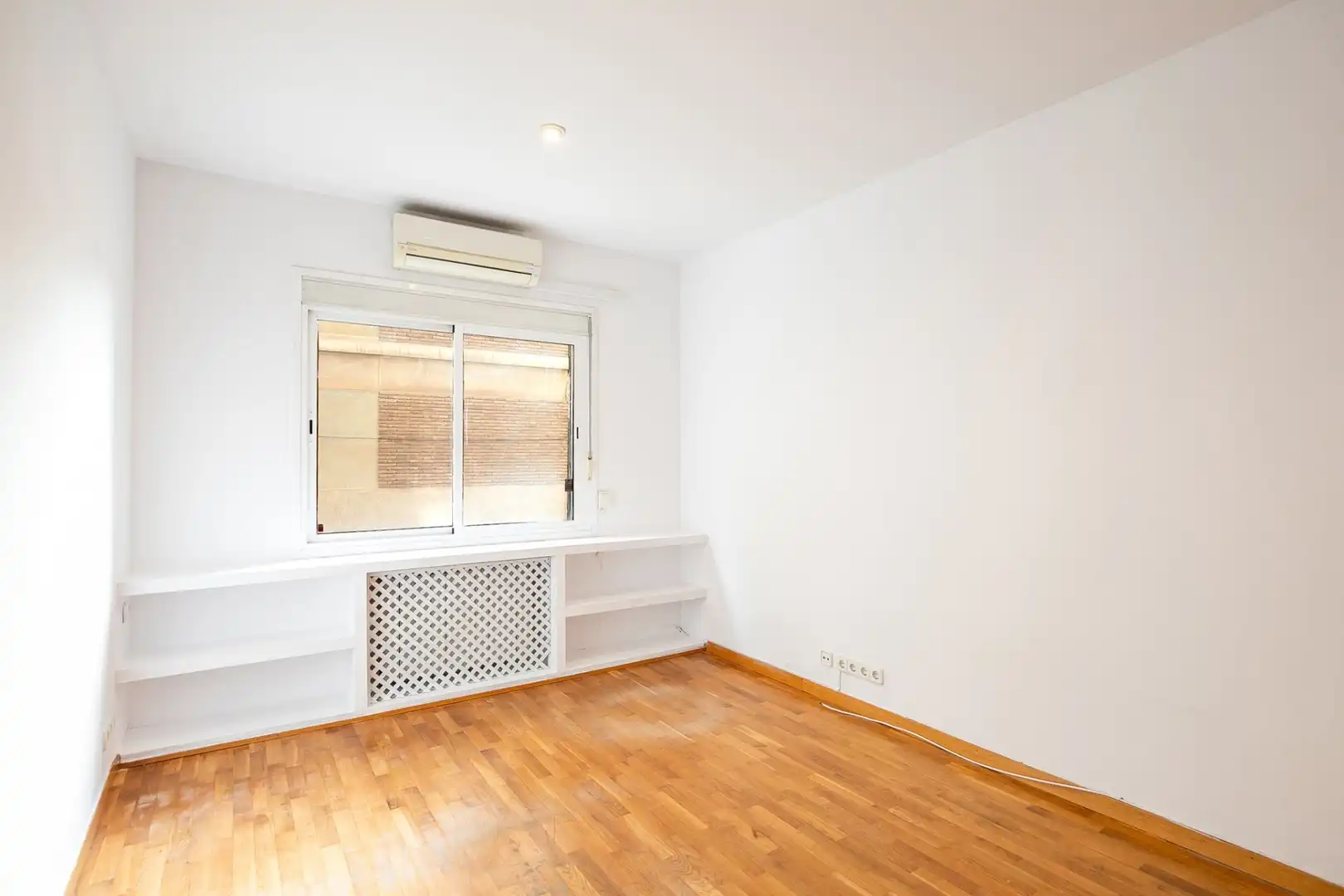 Habitación de Piso en venta en Barcelona con Aire acondicionado y Calefacción
