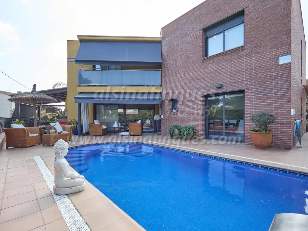 Piscina de Casa o xalet en venda en Lloret de Mar amb Calefacció, Jardí privat i Terrassa