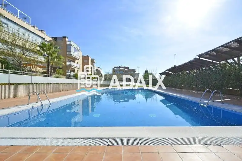 Piscina de Ático en venta en Cáceres con Aire acondicionado, Calefacción y Terraza