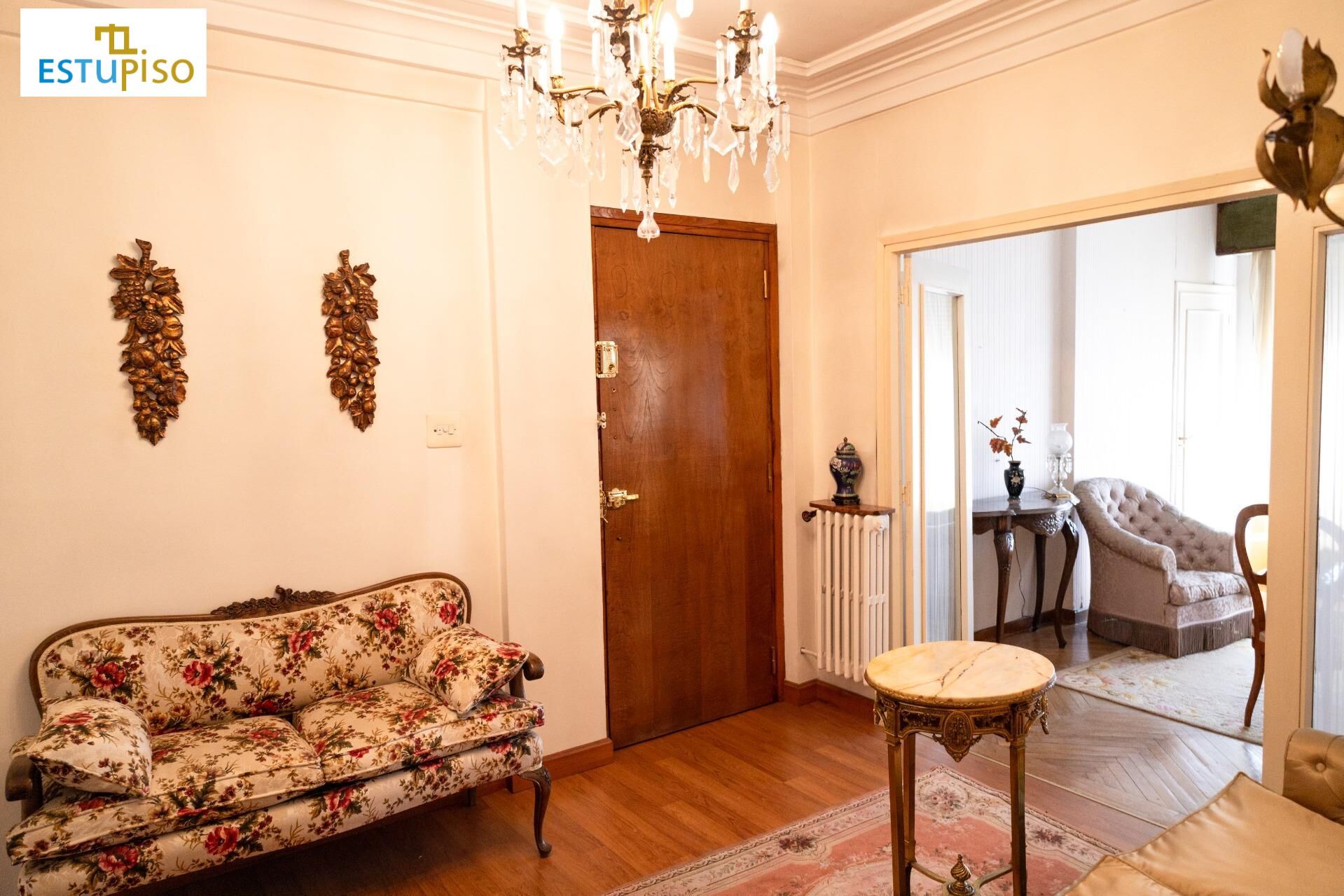 Pis en venda en León Capital  amb Terrassa i Balcó