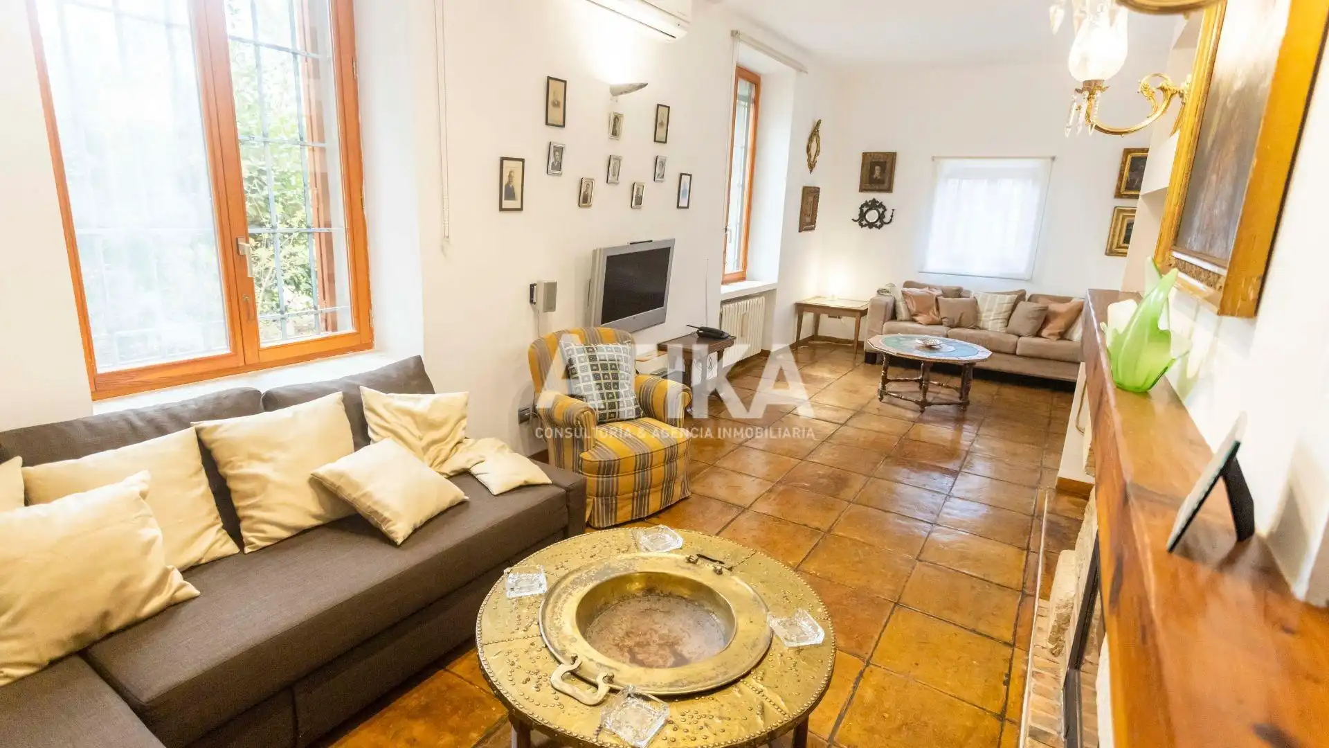 Wohnzimmer von Country house zum Verkauf in Fontanars dels Alforins mit Klimaanlage, Heizung und Privatgarten