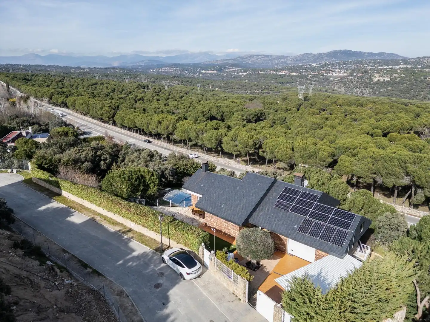 Außenansicht von Haus oder Chalet zum Verkauf in Galapagar mit Klimaanlage, Heizung und Privatgarten