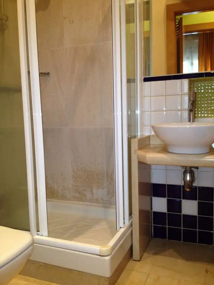 Bathroom of Flat for rent in Salamanca  with Heating, Parquet flooring and Furnished