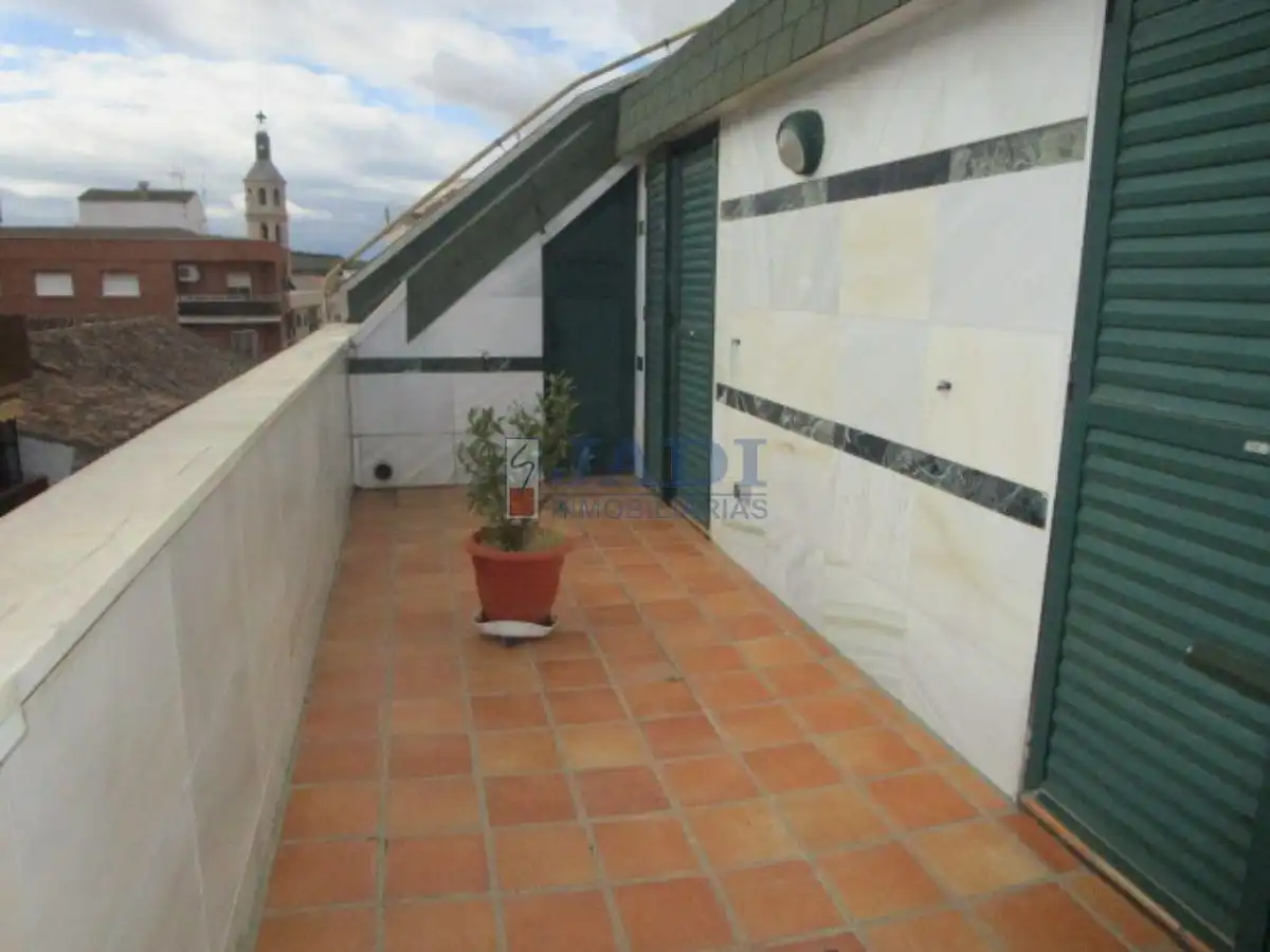 Àtic amb ascensor en venda a Valdepeñas