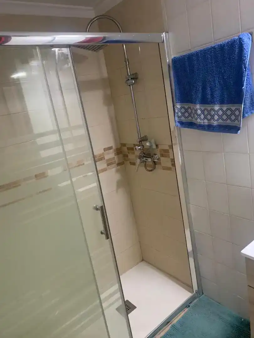 Bathroom of Attic for share in  Palma de Mallorca  with Parquet flooring, Storage room and Furnished
