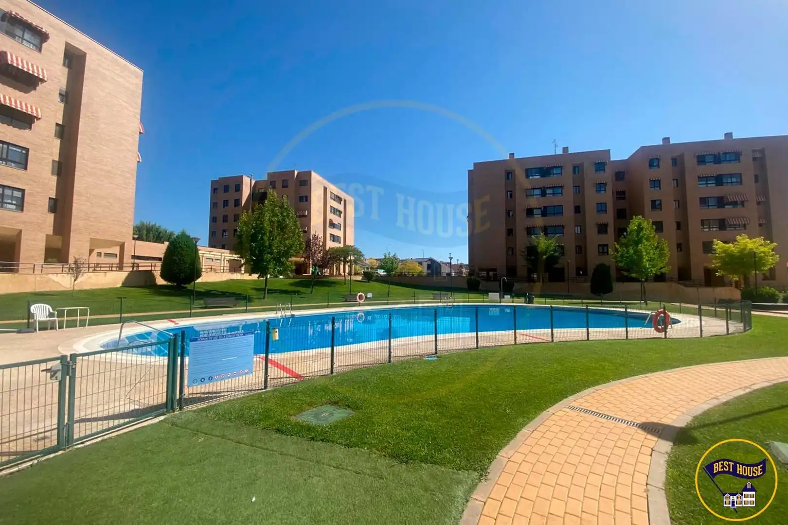 Swimming pool of Flat for sale in Alameda