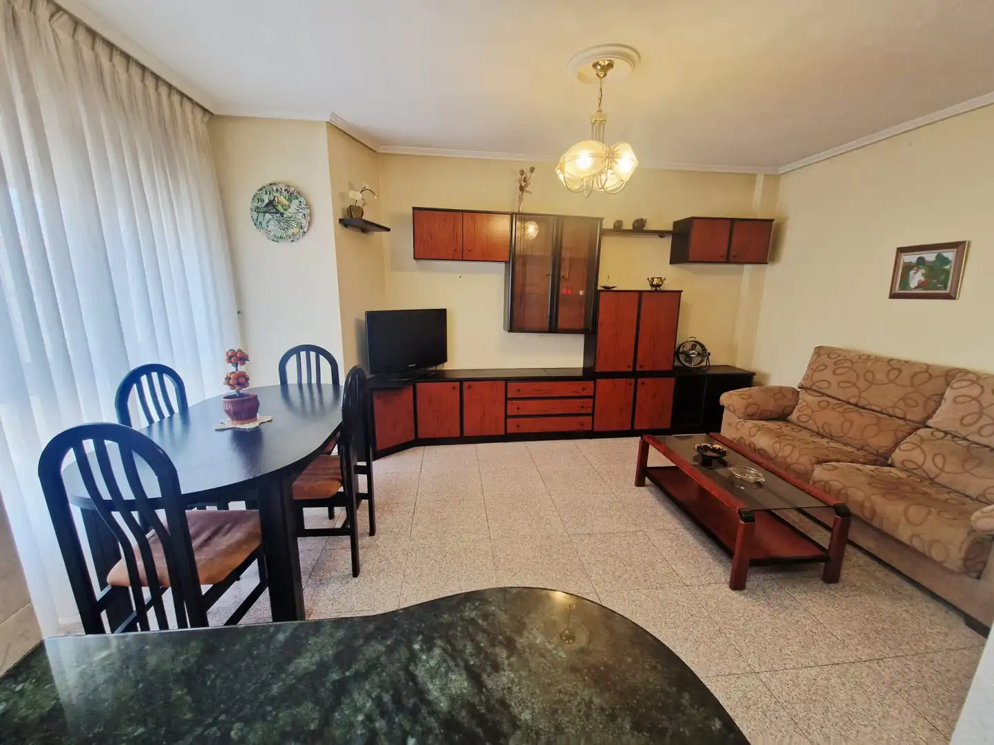Sala d'estar de Pis en venda en Avilés amb Calefacció