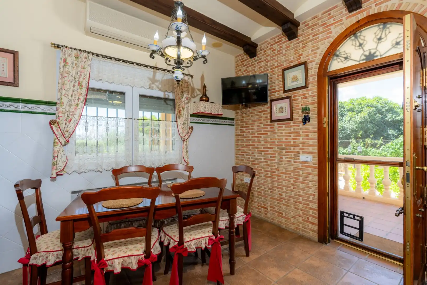 Comedor de Casa o chalet en venta en San Vicente del Raspeig / Sant Vicent del Raspeig con Aire acondicionado, Calefacción y Jardín privado